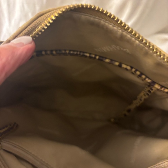 Brahmin Tan Cross  Body or shoulder bag. - Picture 9 of 9